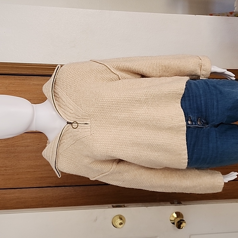 Turtle neck or Crewneck half-zip sweater